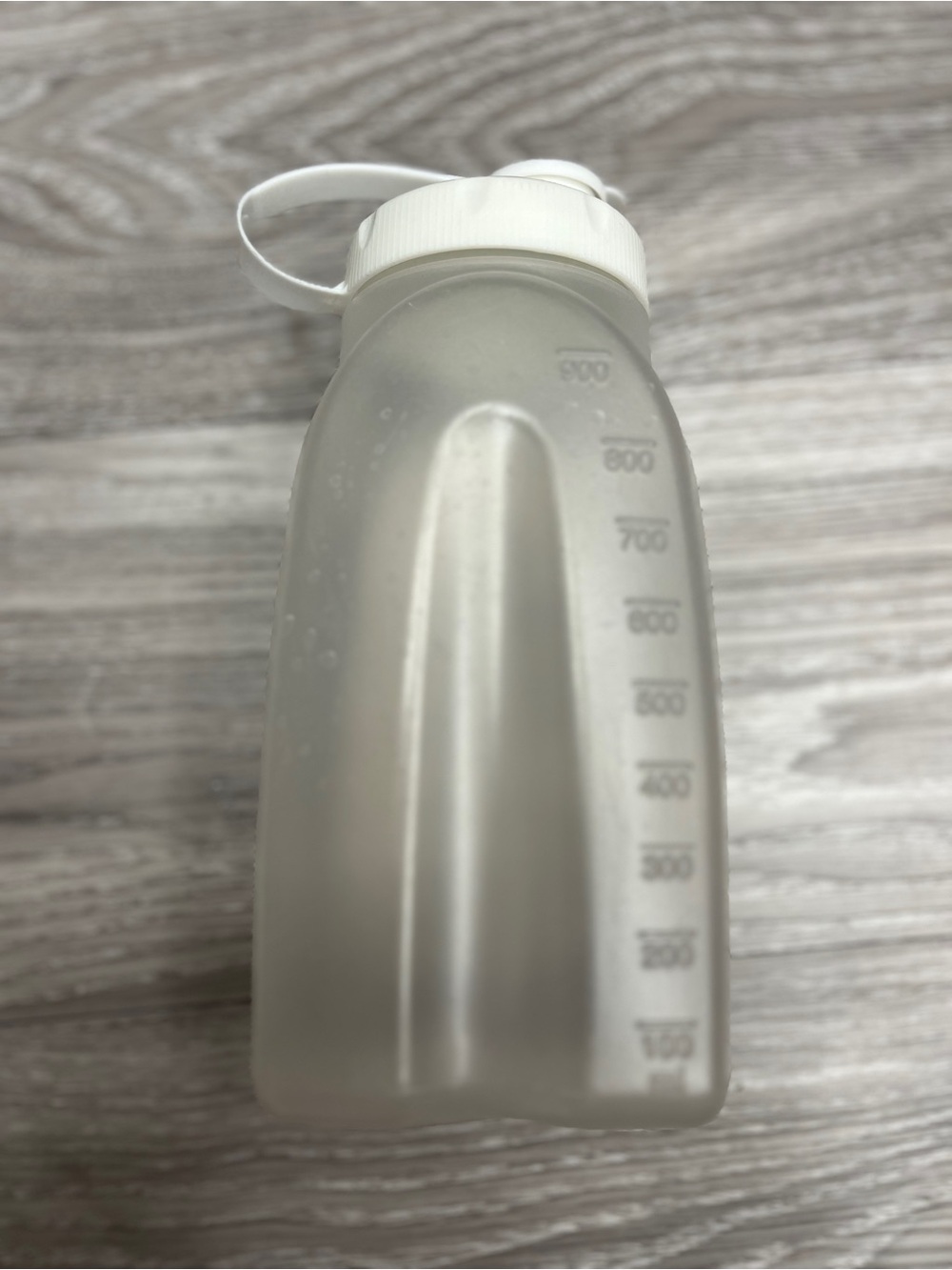 Rubbermaid Frosted White Plastic Water Bottle with White Cap